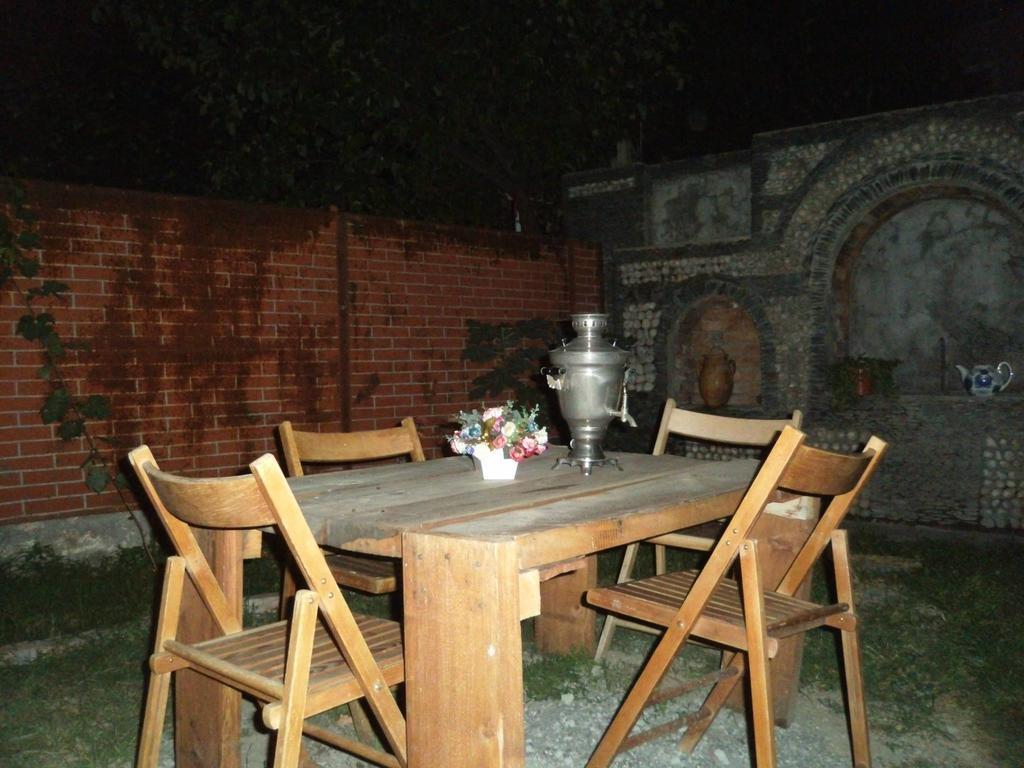 Guest House Top Floor Telavi Exterior photo