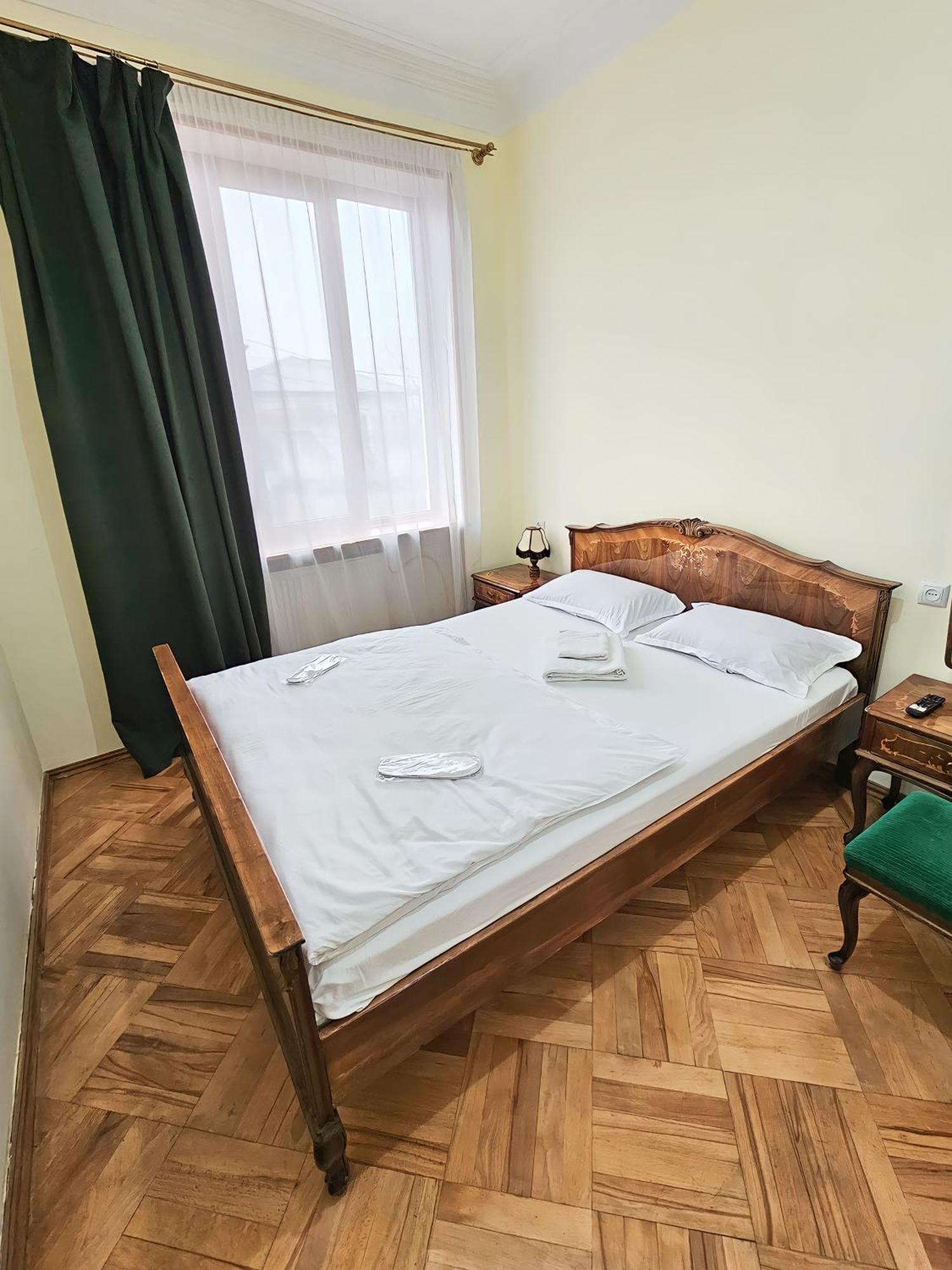 Guest House Top Floor Telavi Exterior photo