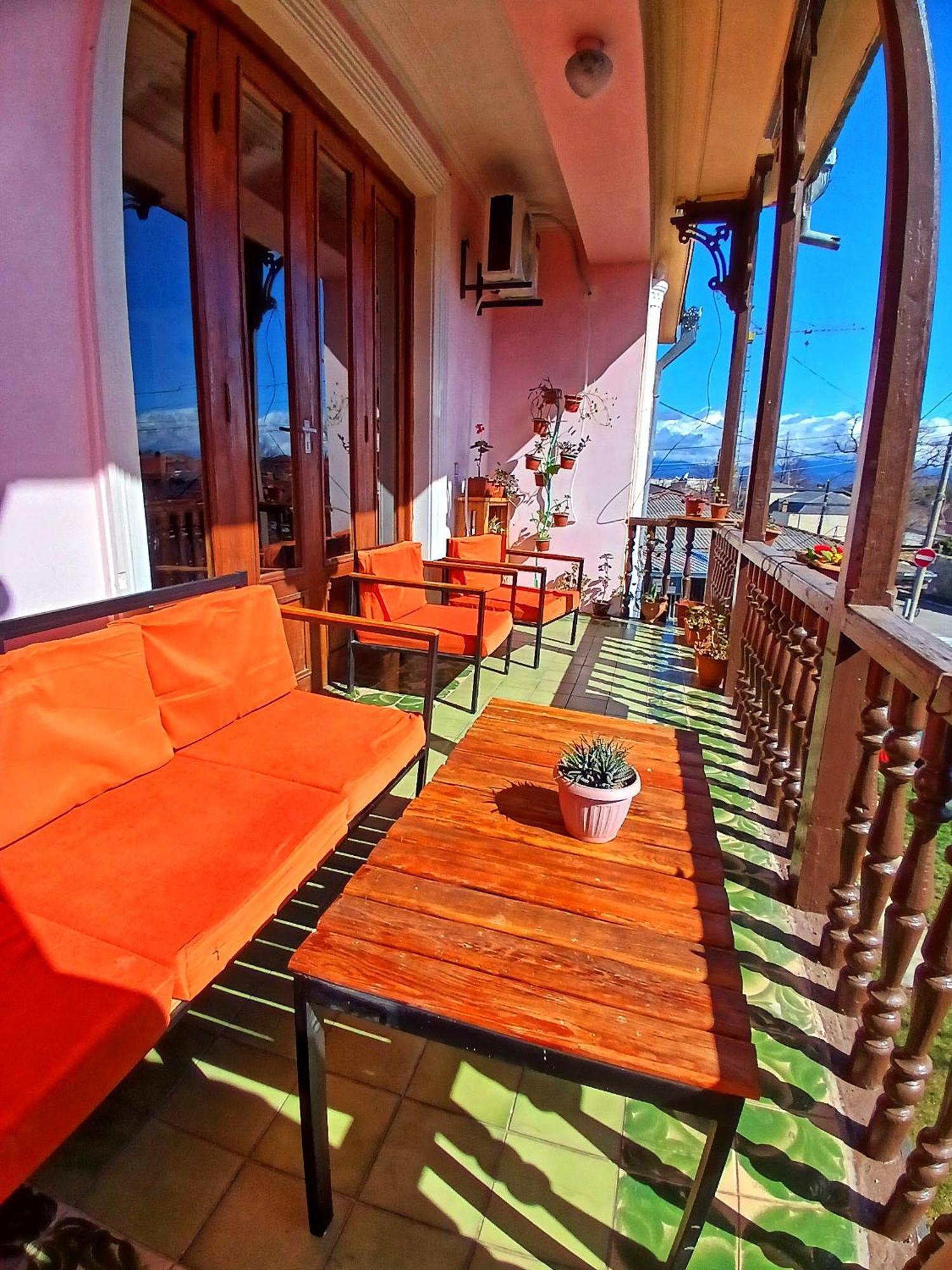 Guest House Top Floor Telavi Exterior photo