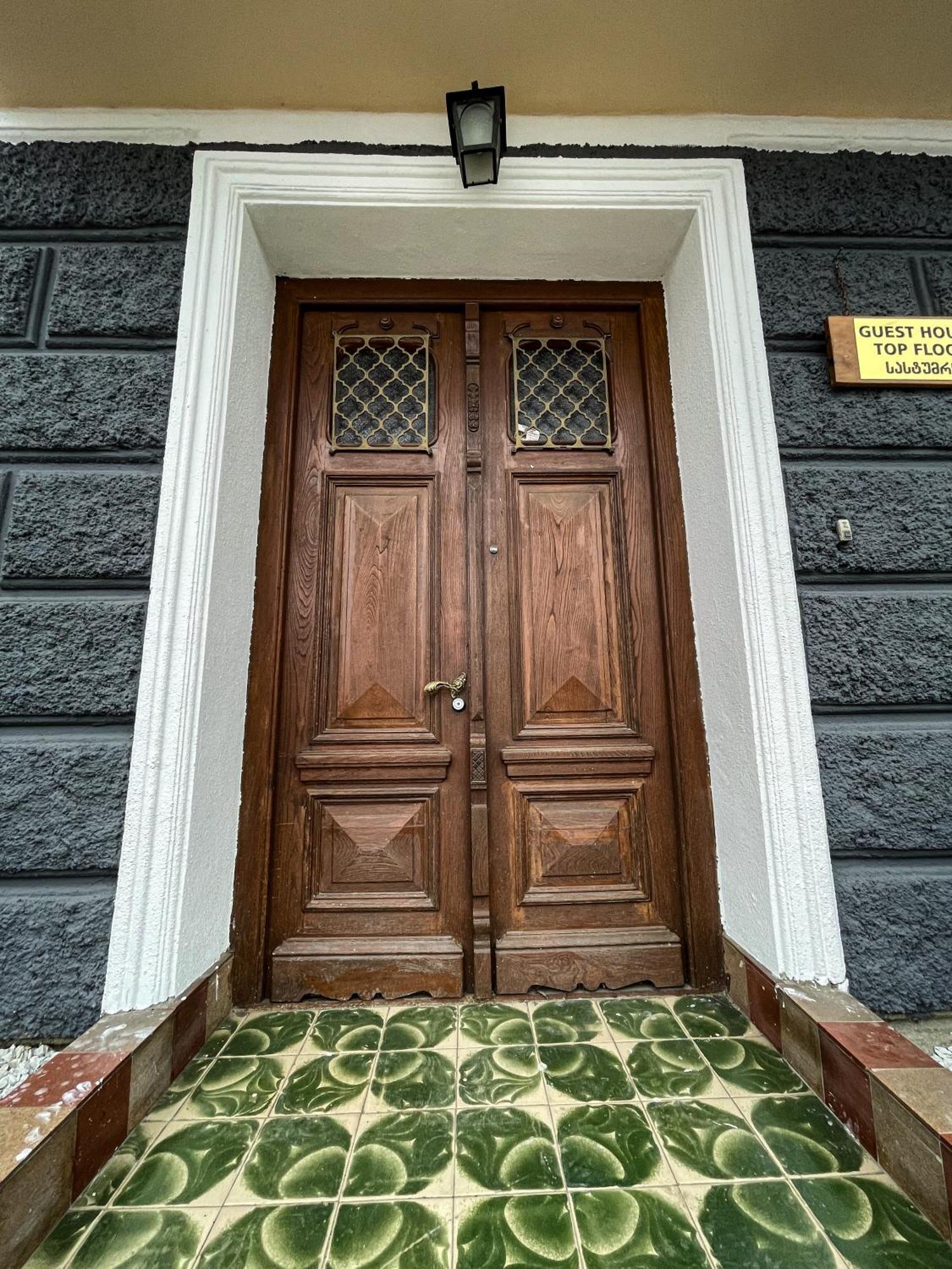 Guest House Top Floor Telavi Exterior photo
