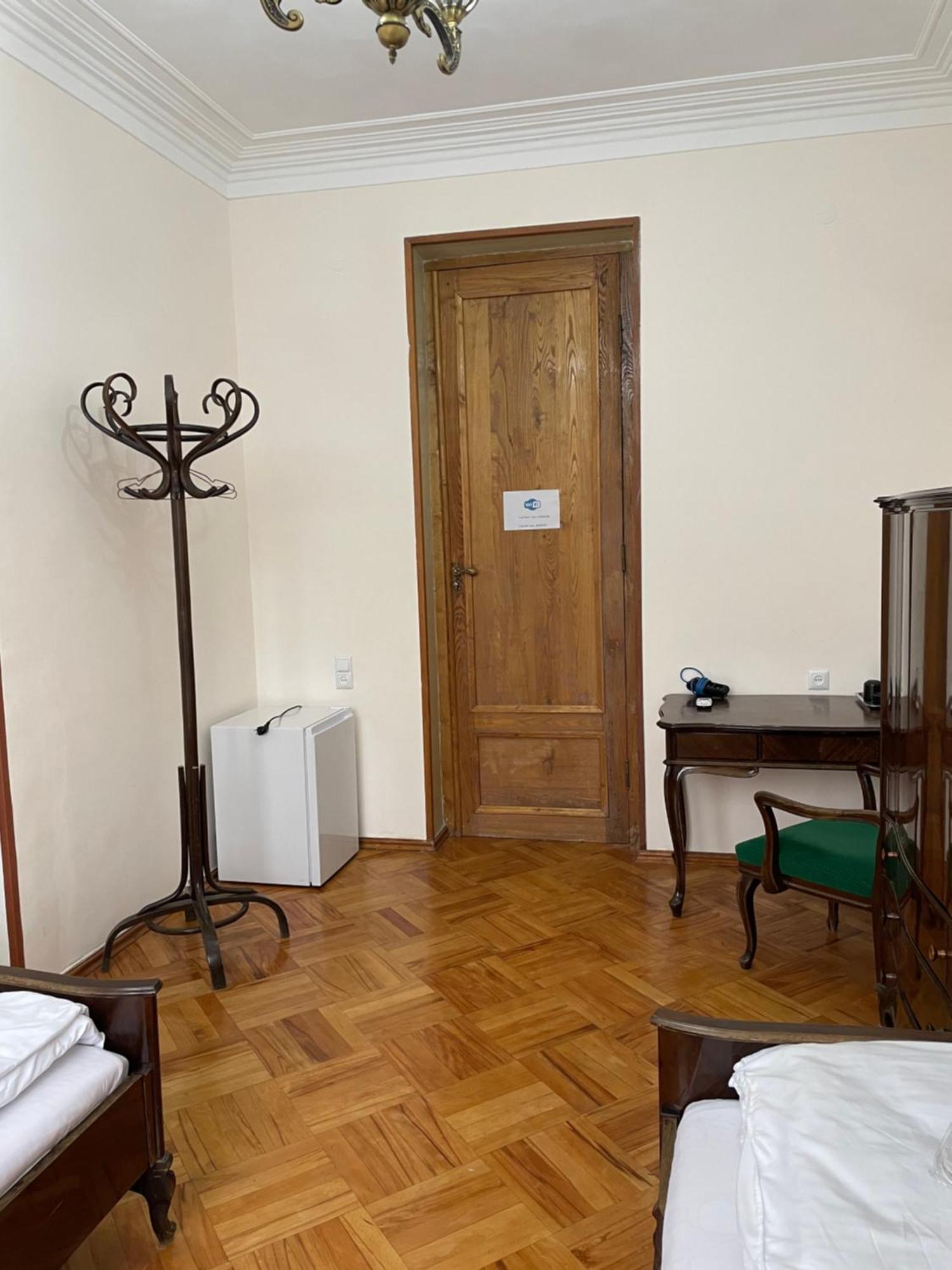Guest House Top Floor Telavi Exterior photo