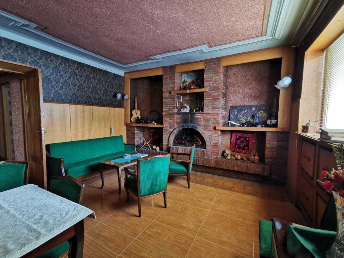 Guest House Top Floor Telavi Exterior photo